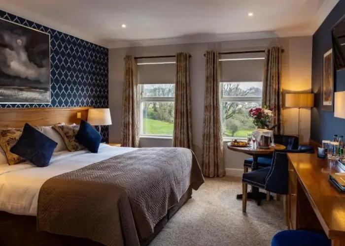 The Lakeside Hotel & Leisure Centre