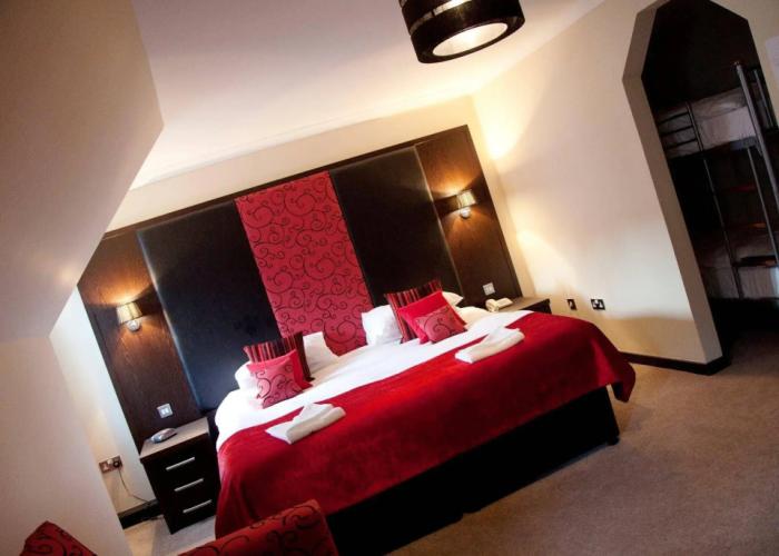 The Popinjay Hotel and Spa