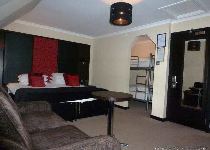 The Popinjay Hotel and Spa