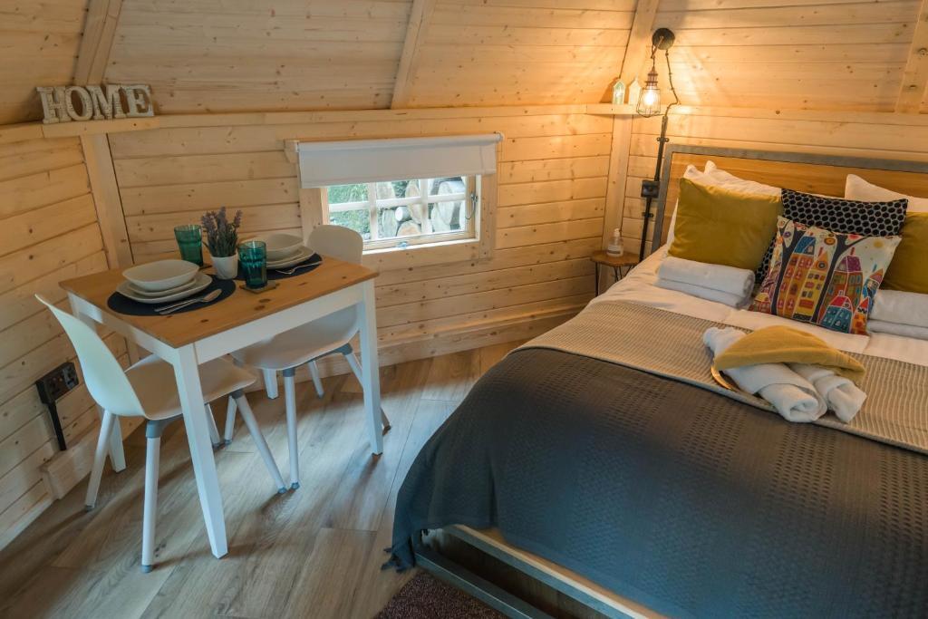 Cozy Carluke Lodge Retreat