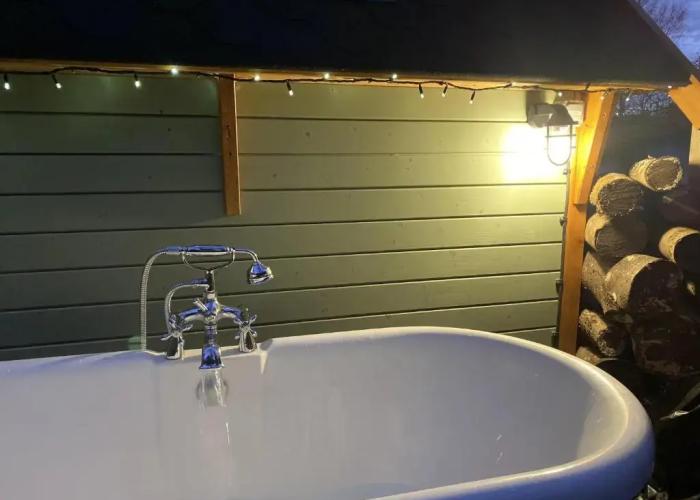Cozy Carluke Lodge Retreat