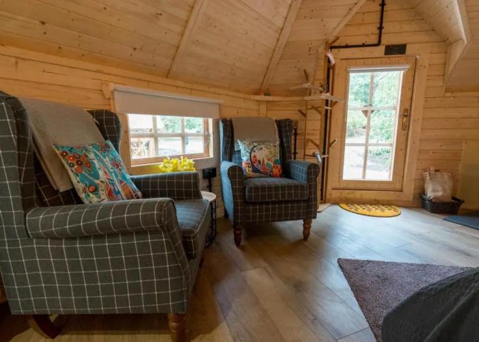 Cozy Carluke Lodge Retreat
