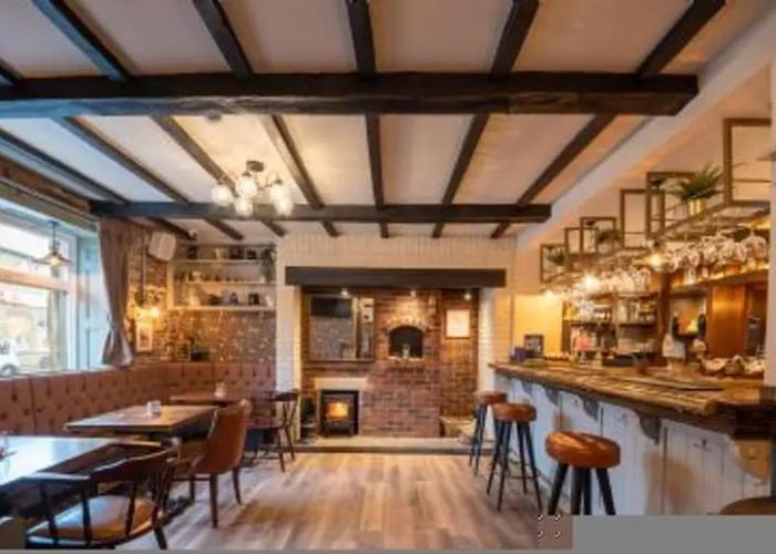 Host Stay Woodroffe Arms Hope Twin Room 2