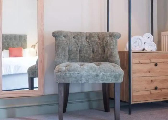 Host Stay Woodroffe Arms Hope Twin Room 5