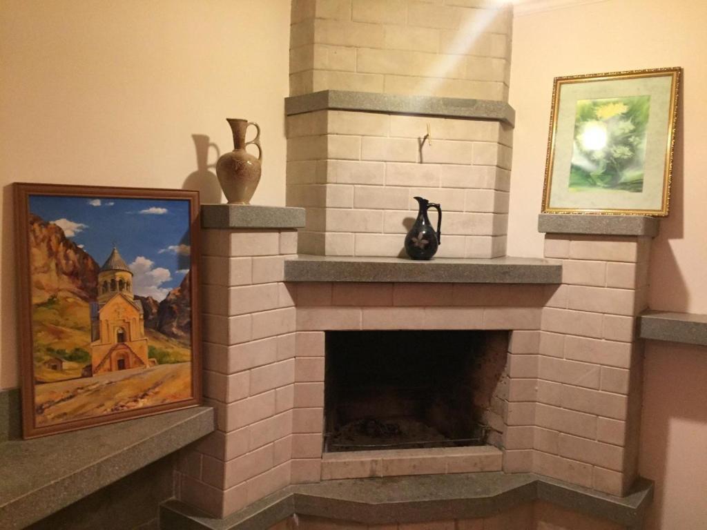 Sun House (San Khaus)