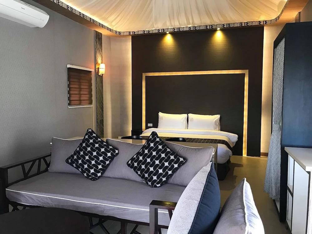 Safari Hotel And Villas