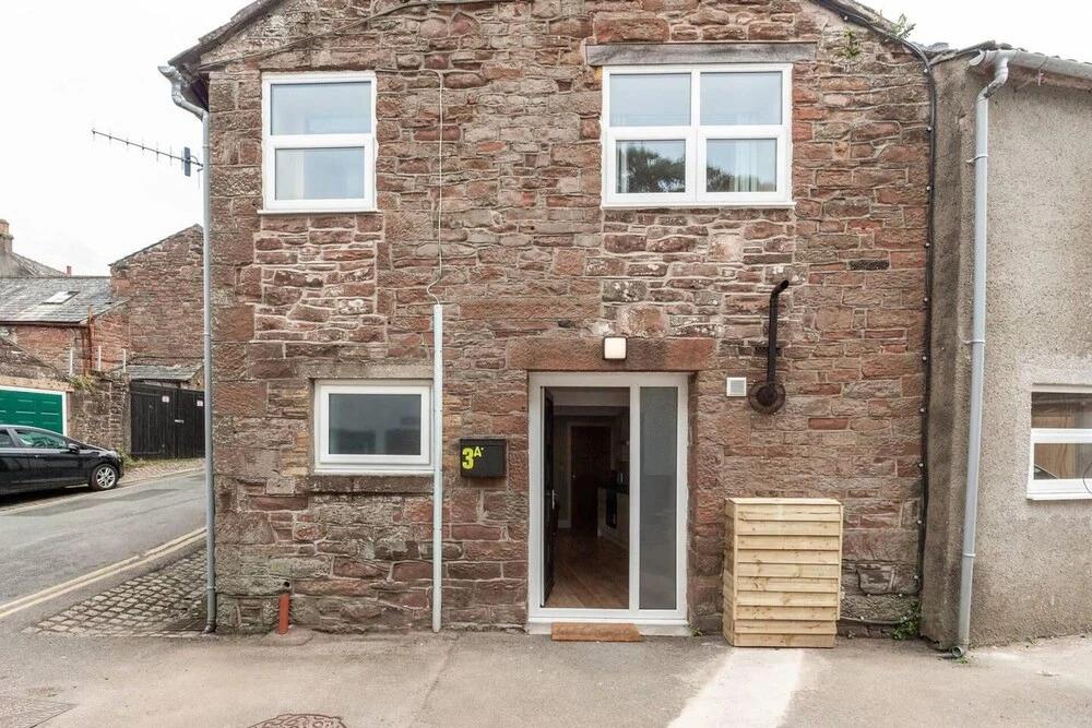 Beautiful 2-bed House in Egremont Milo's Place