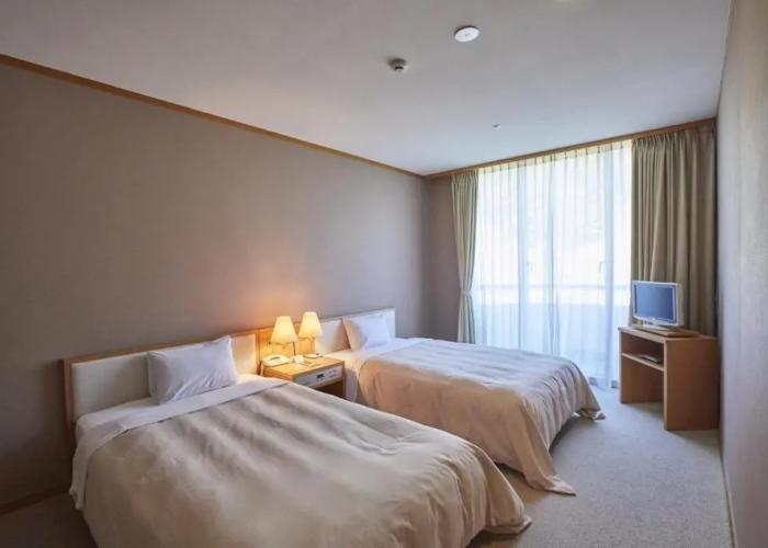 Kamogawa Country Hotel