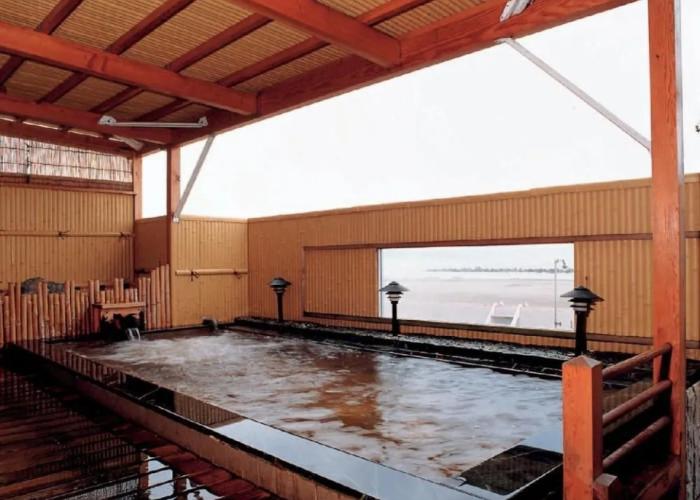 Kamogawa Universe Hotel