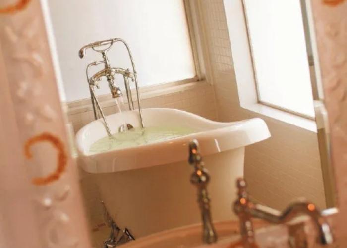 Kamogawa Universe Hotel