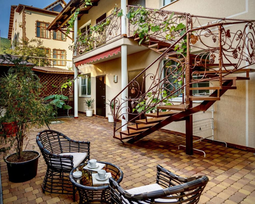 Studio Na Frunze Mini-Hotel