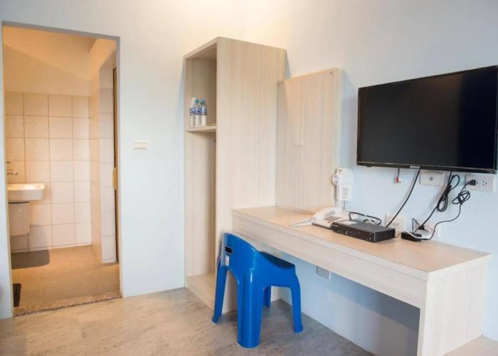 Country Lane Hostel