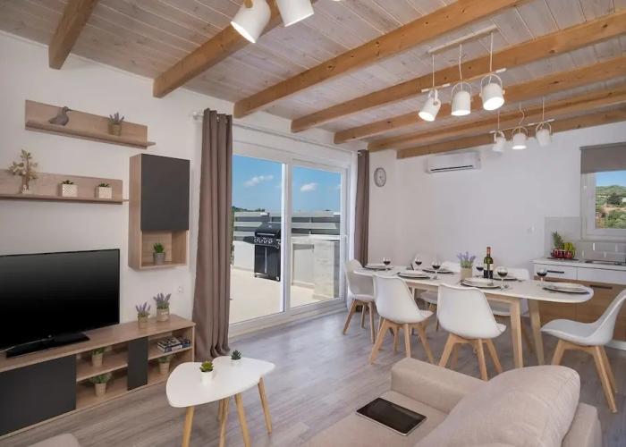 B&M Villa Sirili