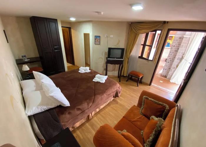 Golden Rest Ecuador