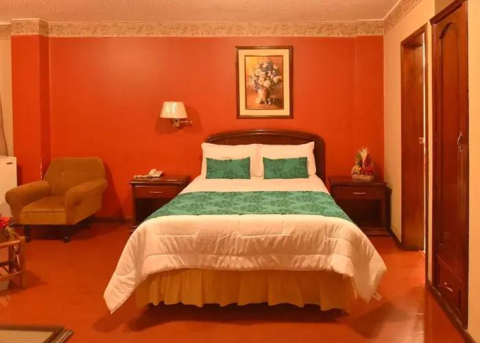 Hotel Makroz