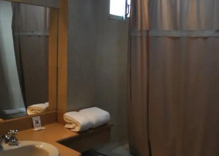 Hotel Makroz