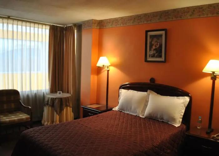 Hotel Makroz