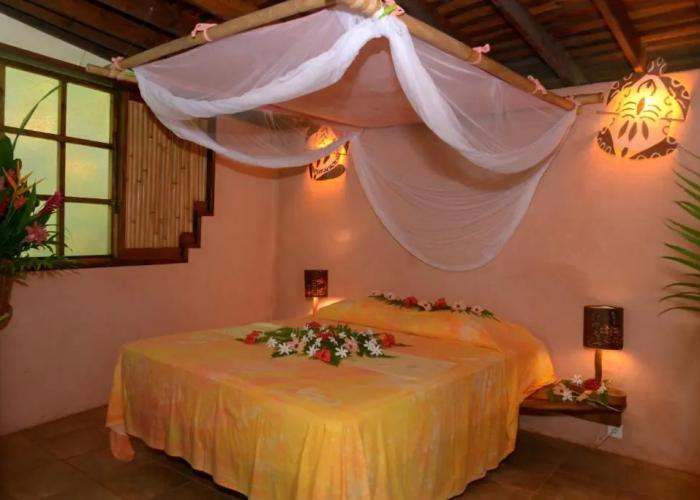 Fare Oviri Lodge