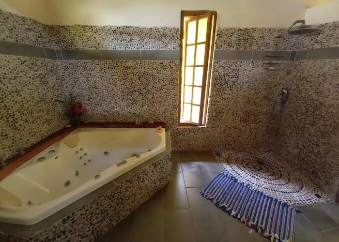 Fare Oviri Lodge