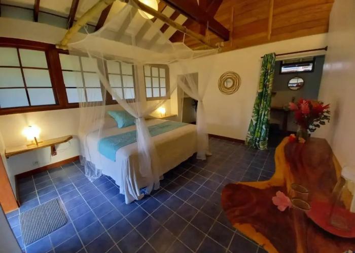 Fare Oviri Lodge