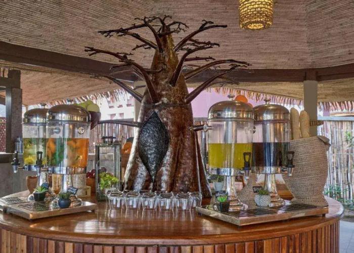 Royam Hotel