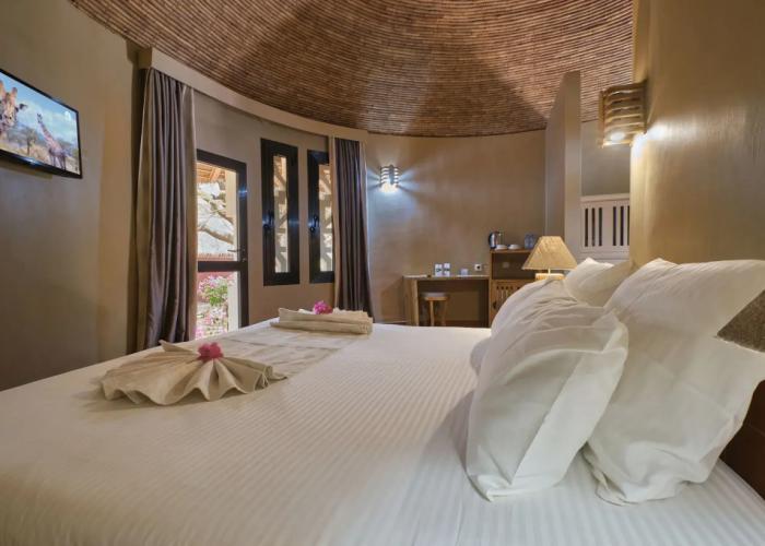 Royam Hotel