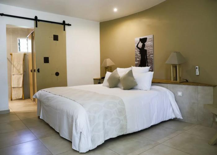 Royam Hotel