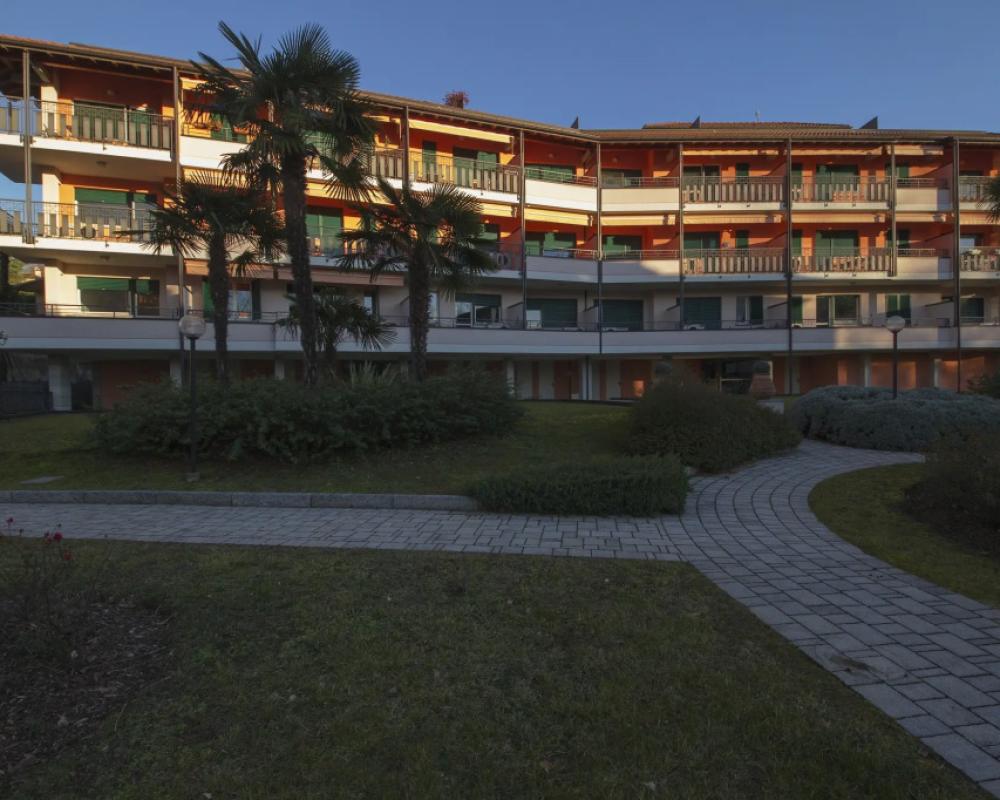 Casa Fiorita Pool and Lake