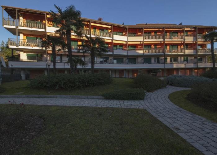 Casa Fiorita Pool and Lake