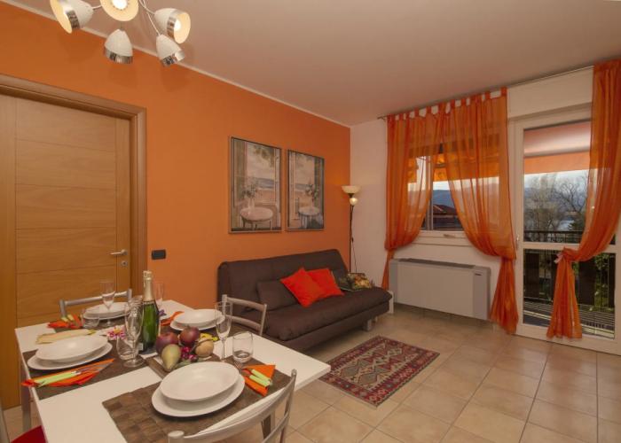 Casa Fiorita Pool and Lake