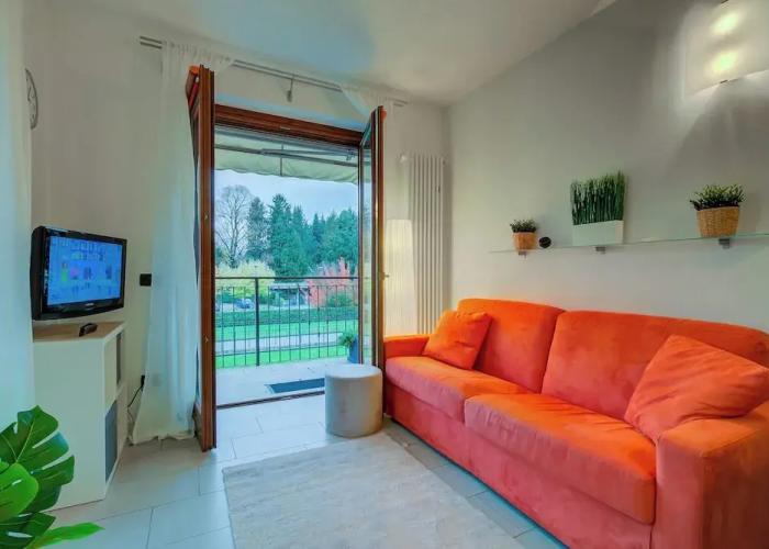 Lenni Apart. Swimming Pool and Lake