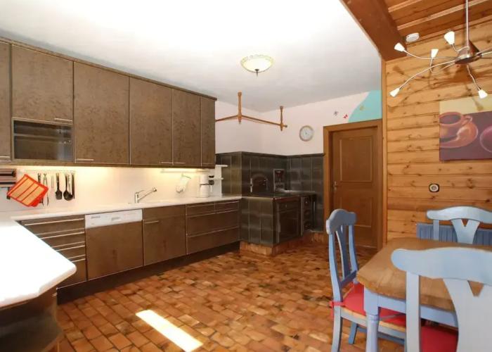 Scenic Apartment in Neukirchen am Großvenediger near Ski Area