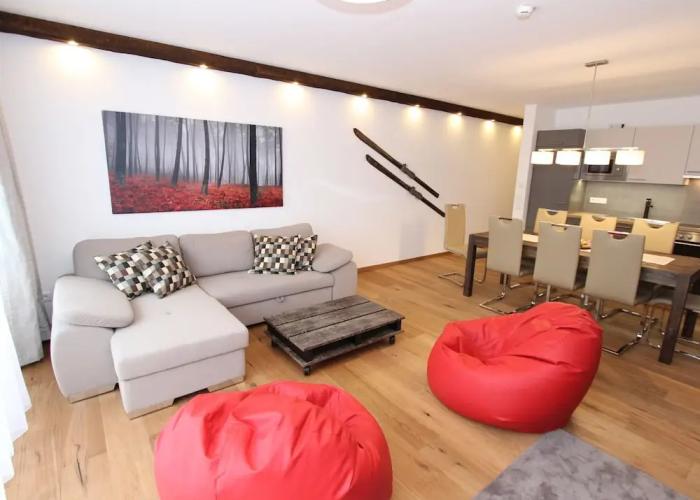 Stylish Flat With Garden & Sauna Access