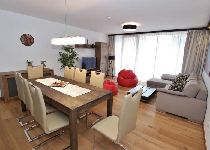 Stylish Flat With Garden & Sauna Access
