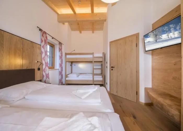 Affluent Chalet in Neukirchen near Wildkogel Ski Arena