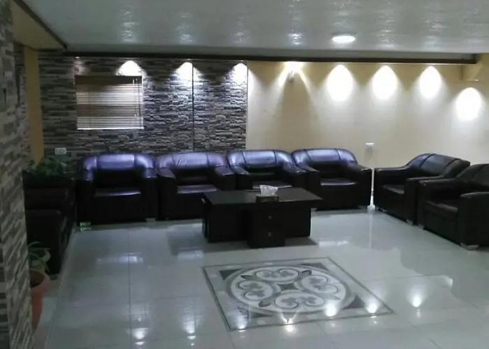 Sara Crown Hotel