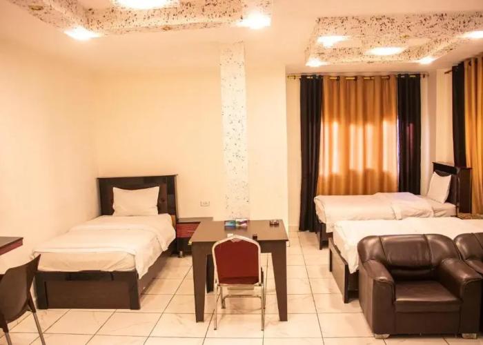Sara Crown Hotel