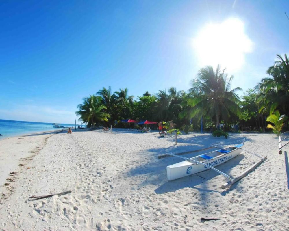 фото Evolution Dive and Beach Resort
