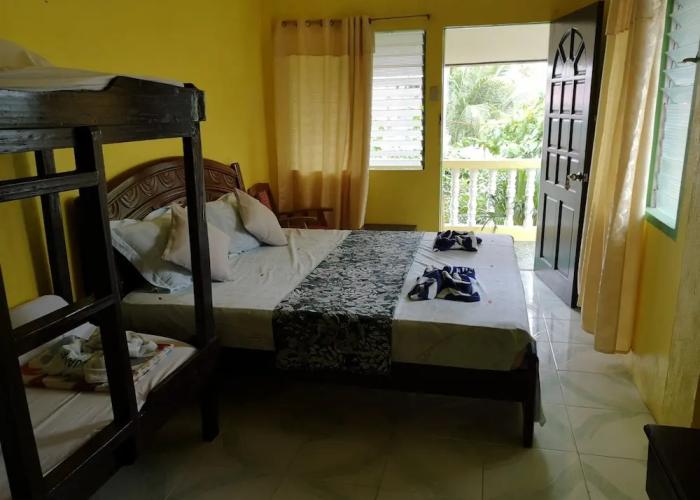Guanna's Place Room and Resto Bar