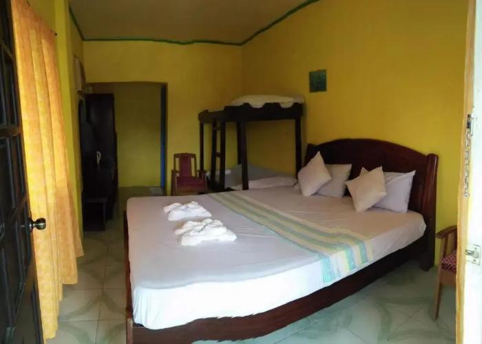 Guanna's Place Room and Resto Bar