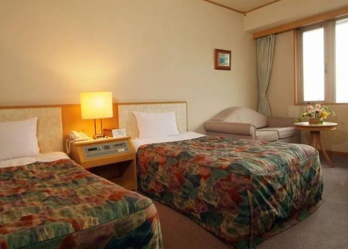 Yanai Cruise Hotel