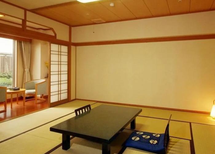 Yanai Cruise Hotel