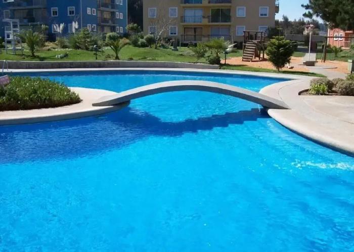 Espacioso departamento con piscina