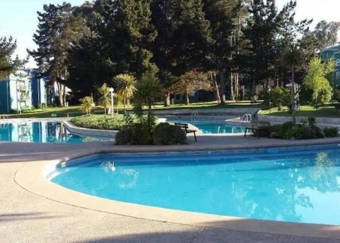 Espacioso departamento con piscina