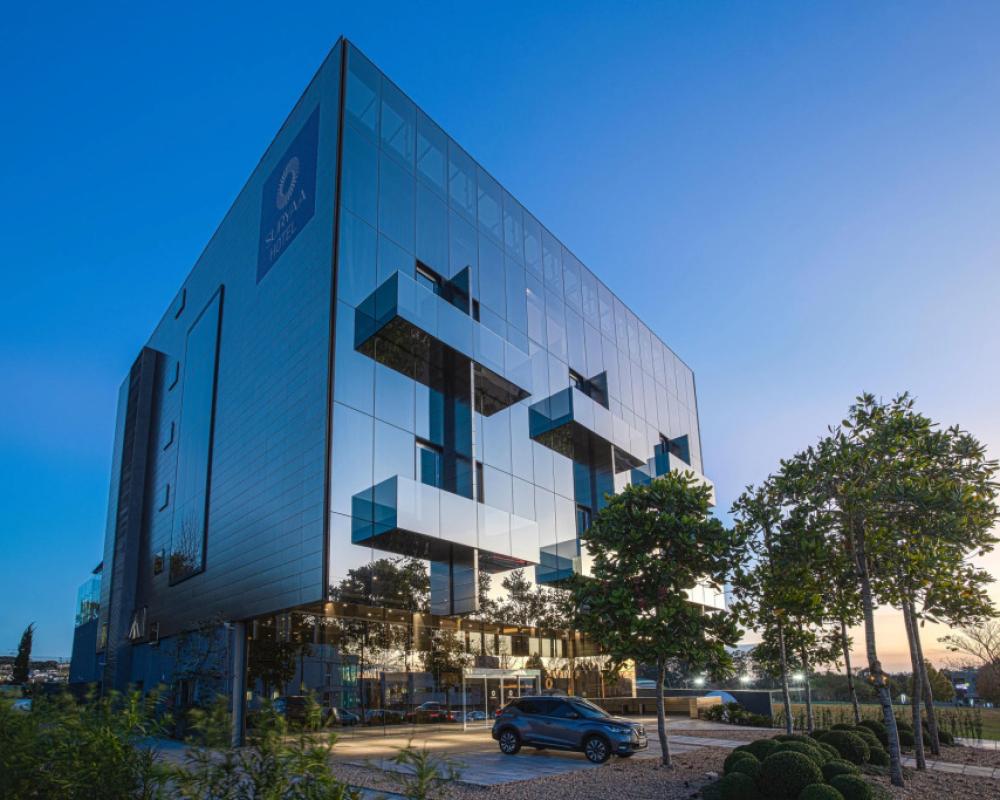 Suryaa Hotel Pinhais, Curio Collection by Hilton