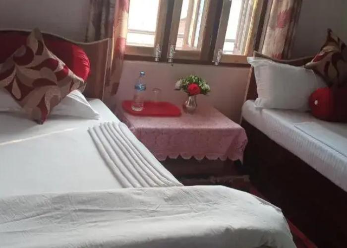 Unique Hotel And Lodge