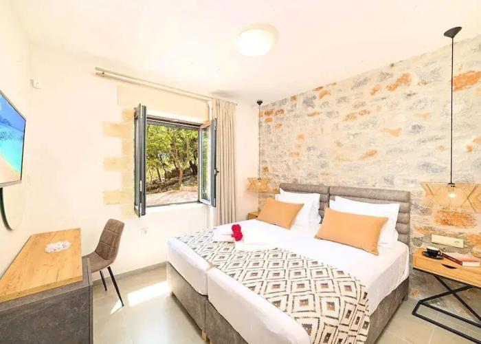 Villa Vardis Heated Pool
