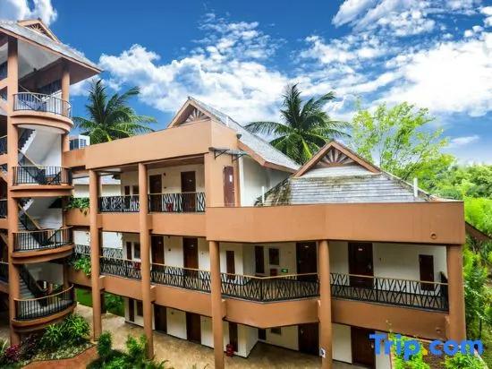 Royal Waterlily Hotel