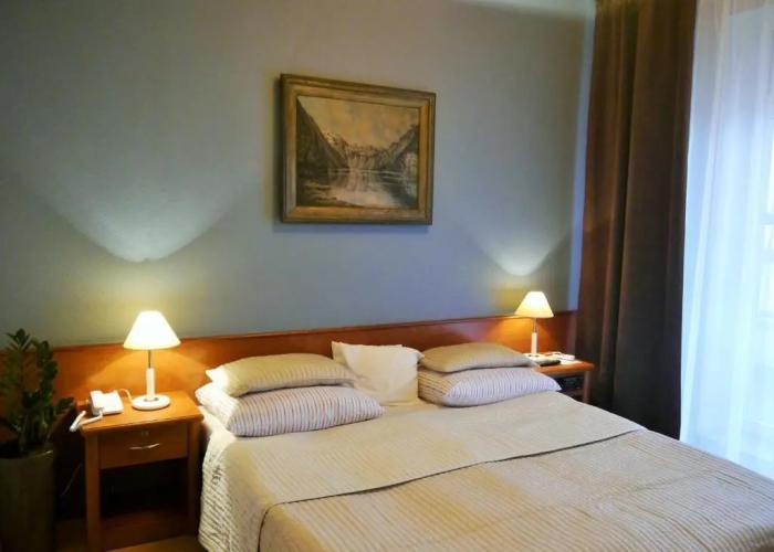 Hotel Bast