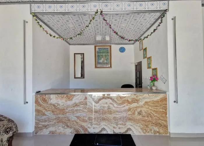 OYO 94248 Hotel Majest